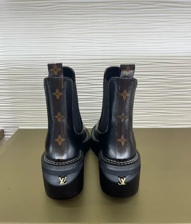 Louis Vuitton Shoe 